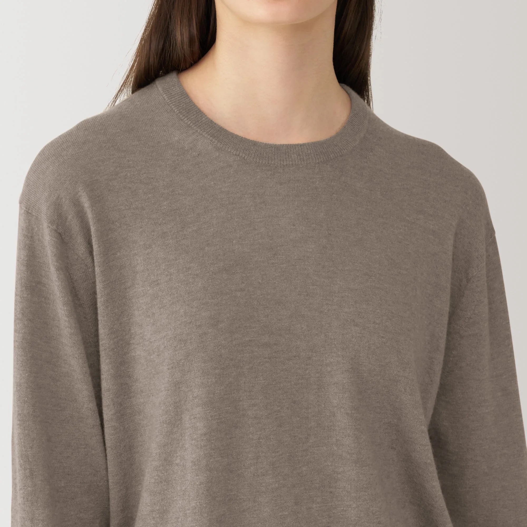 Labo Women's Natural Cashmere Crew Neck Sweater