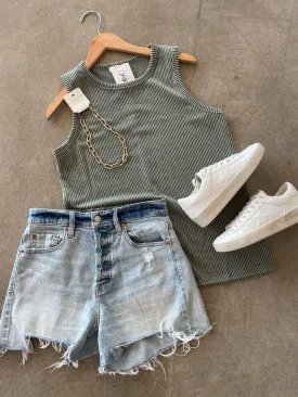 Ribbed Round Neck Sleeveless Top