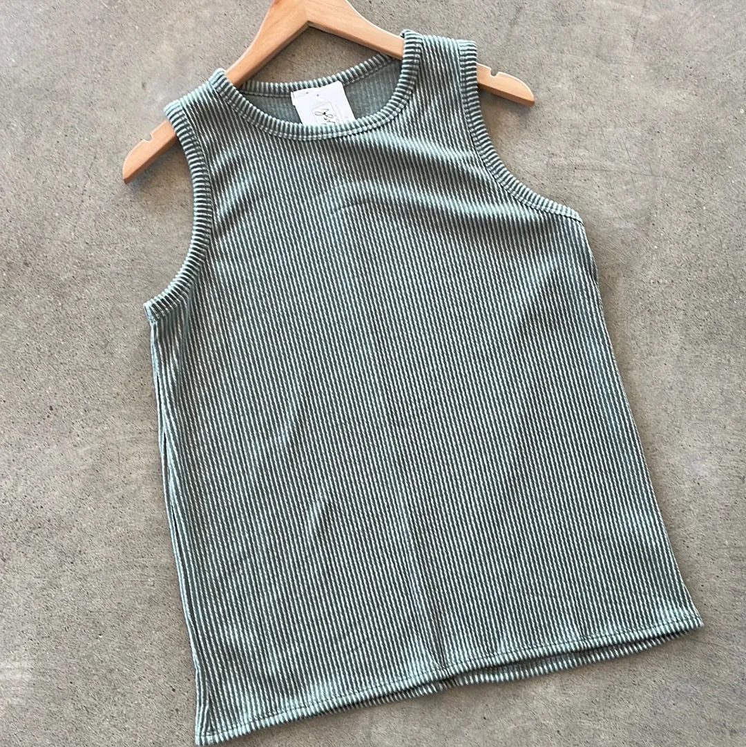 Ribbed Round Neck Sleeveless Top